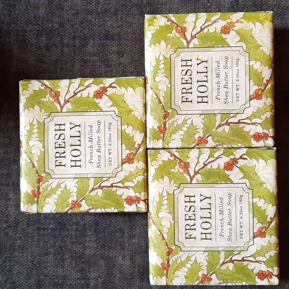 Fresh Holly French Milled Shea Butter Spa Bar Bath Soap Set 6.35oz Bars Holiday